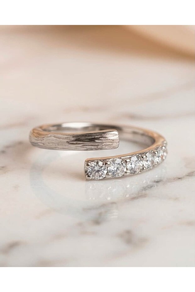 Ravelle Asymmetrical Textured Zircon Stone Adjustable Ring