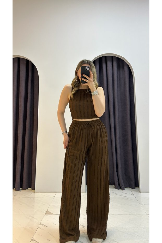 Ruffled Crop Pants Set