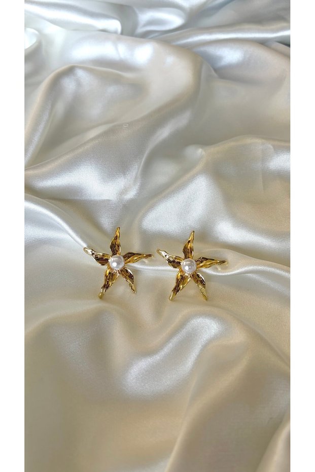 Women's Gold Color Pearl Asymmetric Flower Earrings