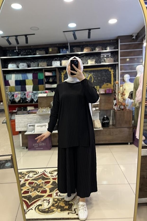 مجموعة إيلا بيليسيلي