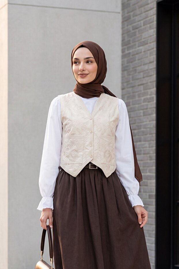 Double Pocket Buttoned Embroidered Asymmetrical Cut Linen Vest -Beige