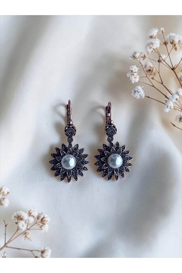 Zircon Stone Flower Figure Pearl Earrings
