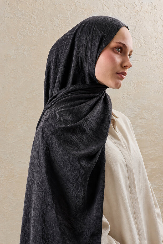 شال أيروبين جاكار بنمط حلزوني أسود