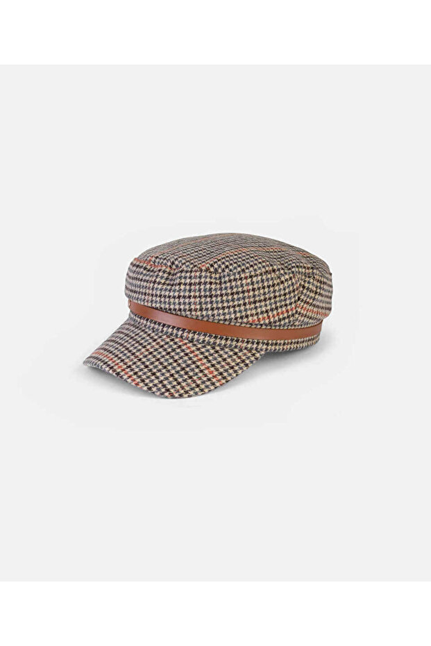 Crowbar Pattern Hat with Metal Accessories