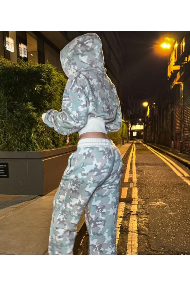 Camouflage Pattern 3 Thread Trend Tracksuit Crop Top and Bottom Set 2 Piece Set