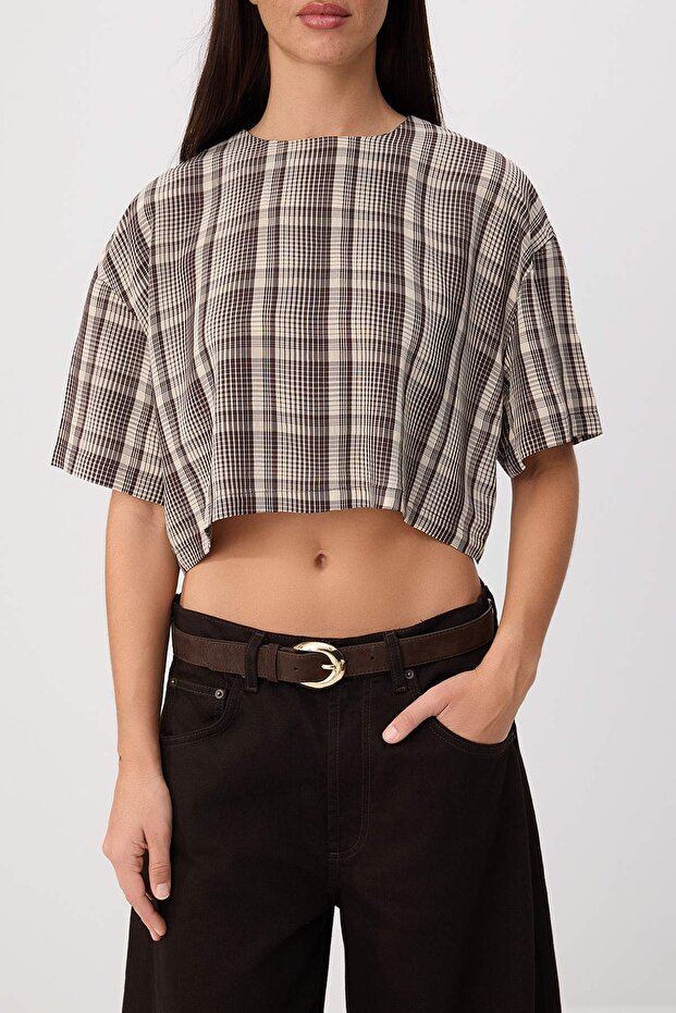 Kahverengi Bej Ekoseli Fermuarlı Crop Bluz TWOSS26BZ00861 - 3