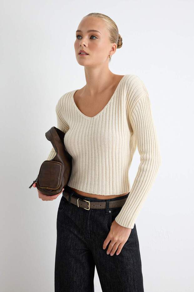 Ekru Crop Basic V Yaka Triko Kazak TWOAW24KZ01214 - 1