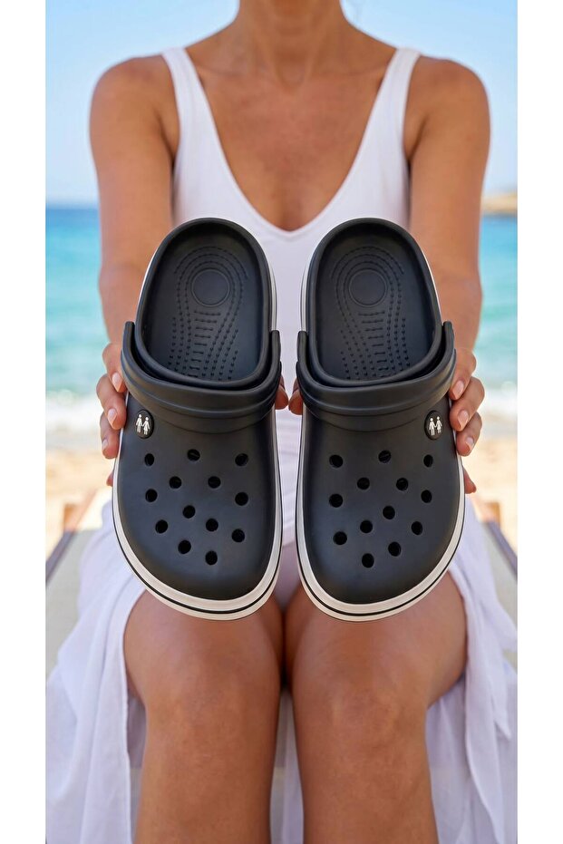 شبشب مغلق من الأمام باللون الأسود للجنسين مقاس 3 سم BYNDCROCS01