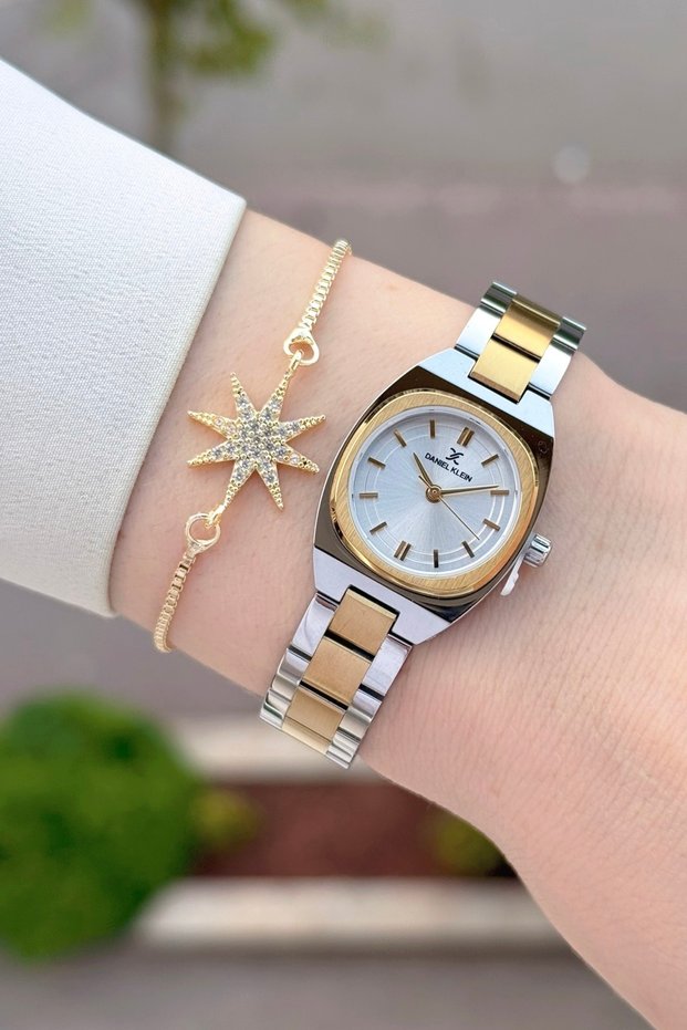 Gold Metallic Color 2 Year Warranty 22.5 mm Women's Wristwatch