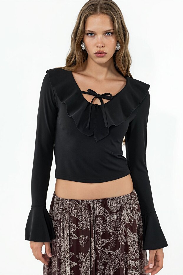 Bdart Ruffled V-Neck Short Blouse