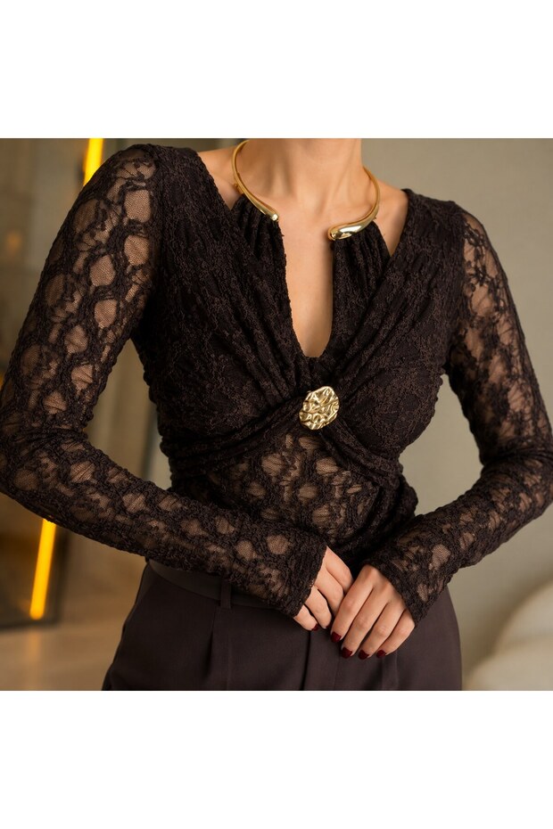 Women's Gold Accessory Detailed Lace Bodysuit Blouse