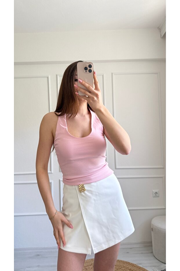 PEMBE BOYUNDAN GEÇMELI ATLET