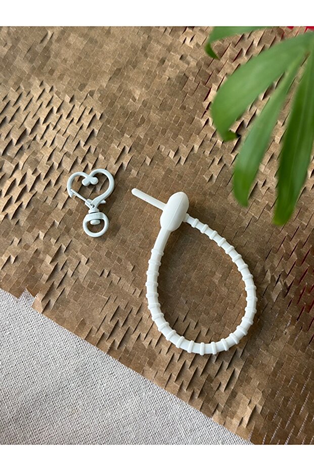 🤍 Bag Charm Accessory Set – Colorful & Playful Details