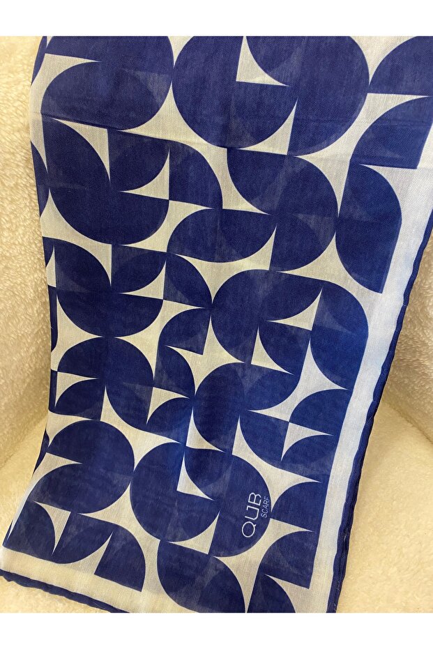 Geometric pattern scarf
