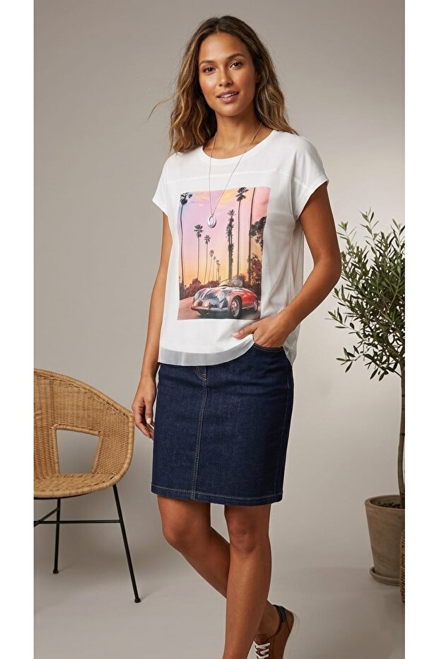Short Women's Blouse with Double Layered Tulle Detail on the Front