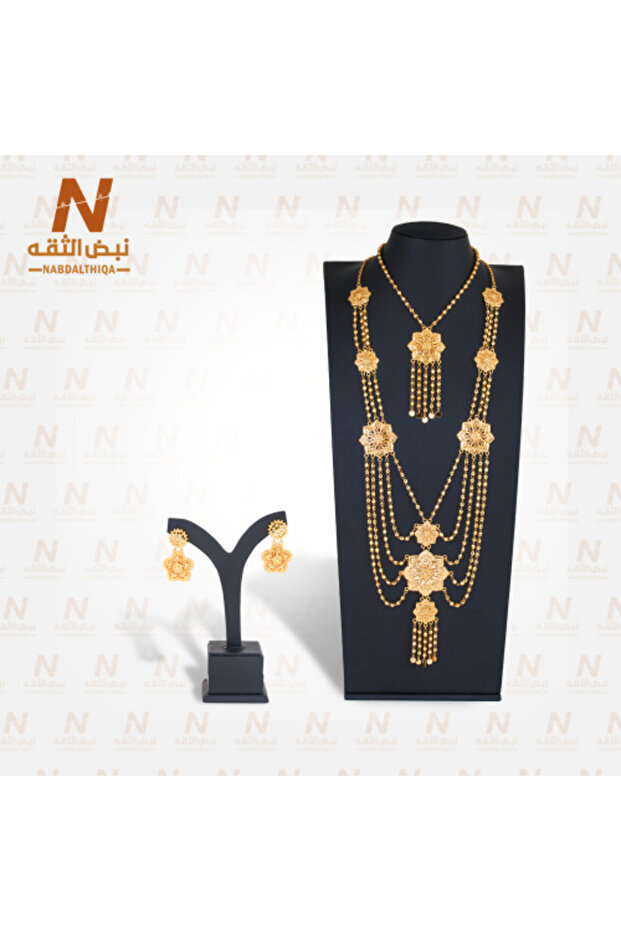 طقم فاخر مطلي بالذهب