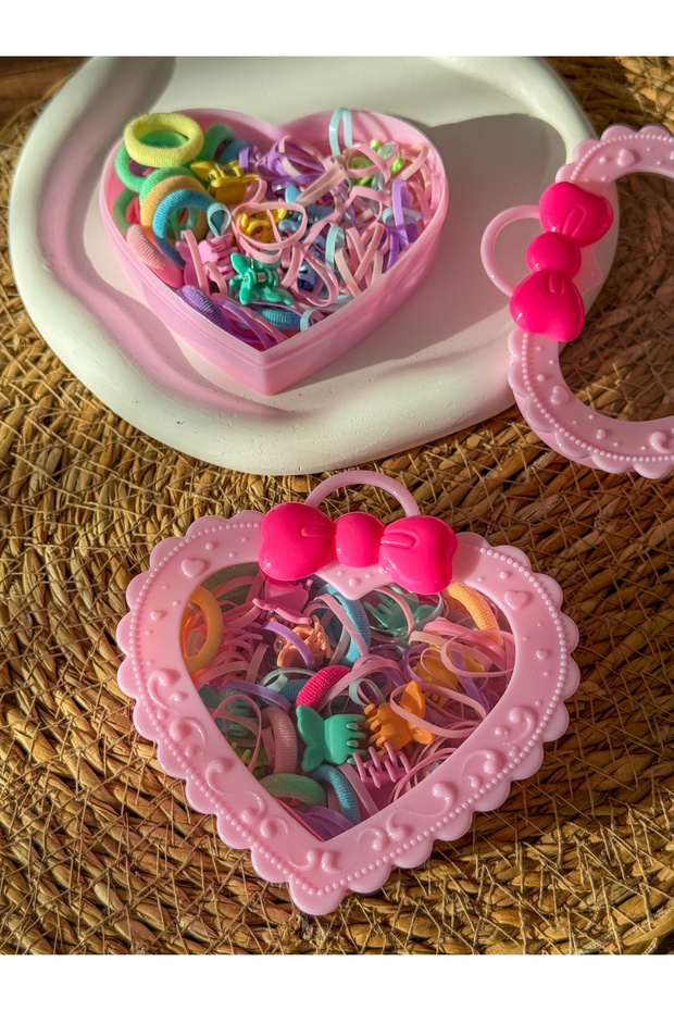 Mixed Rubber Pegs in a Heart-Shaped Box, Girls' Buckle