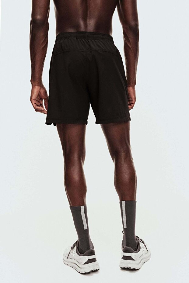 Sports shorts with DryMove™
