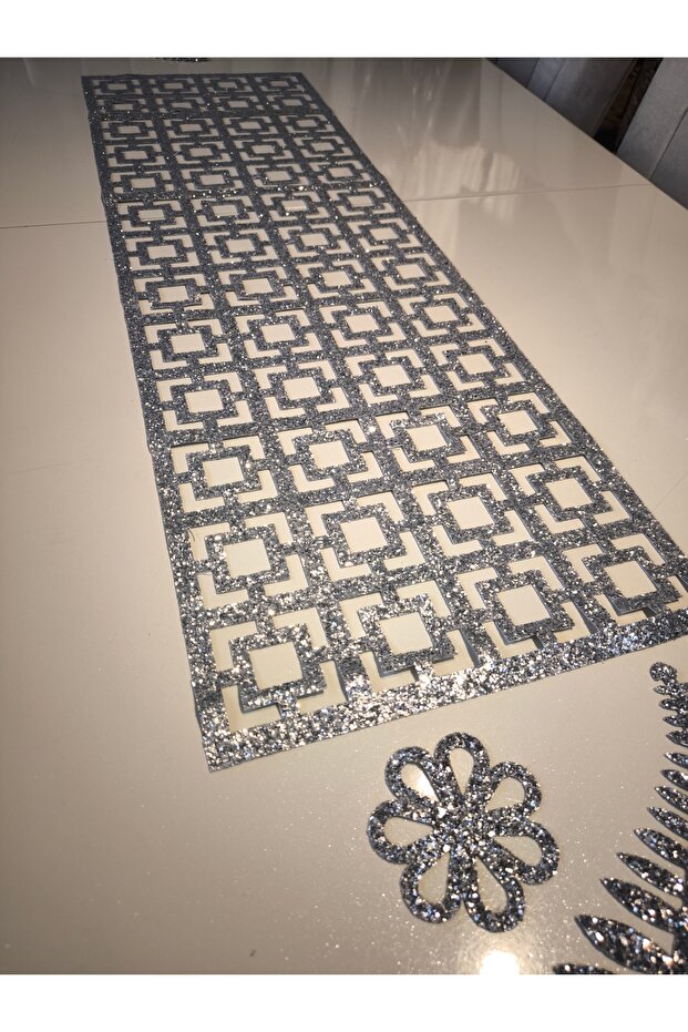 Table Runner/Silver Glitter/100X33Cm/1 Piece/ Glittery Faux Leather/2 Sheets, 2 Floral Motifs Gift