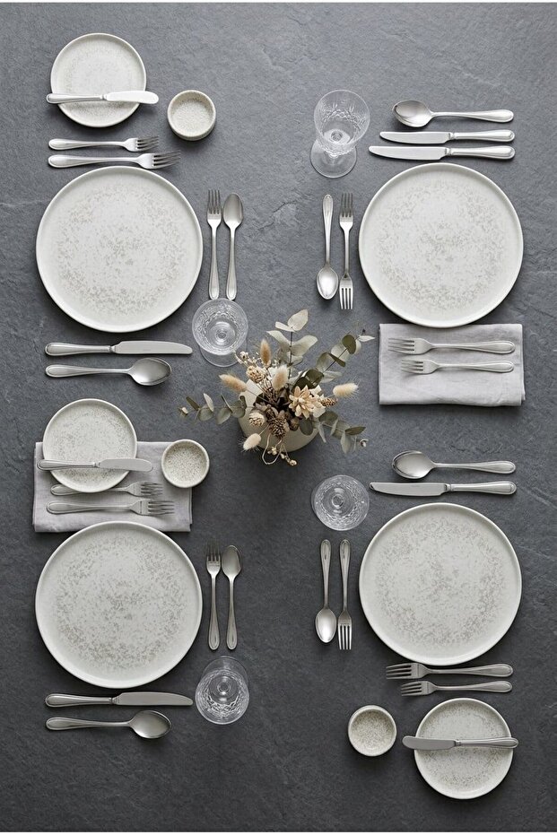 Porcelain Lunar White 22 cm Hygge Flat Plate