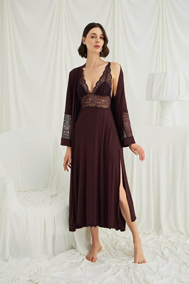 Low-Cut Lace Dressing Gown Set