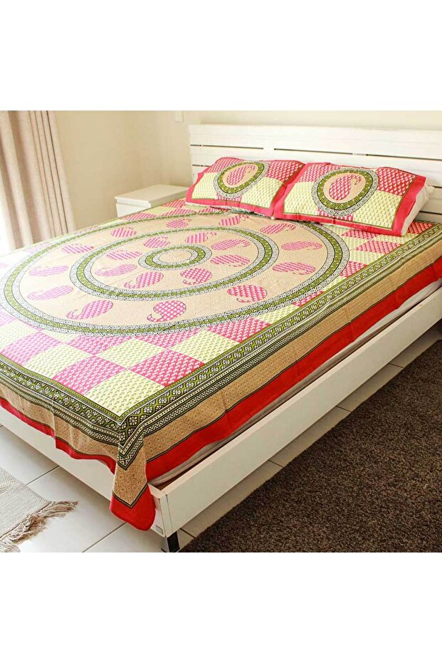 Bedsheet and 2 Pillow Covers – Multicolour Geometric print