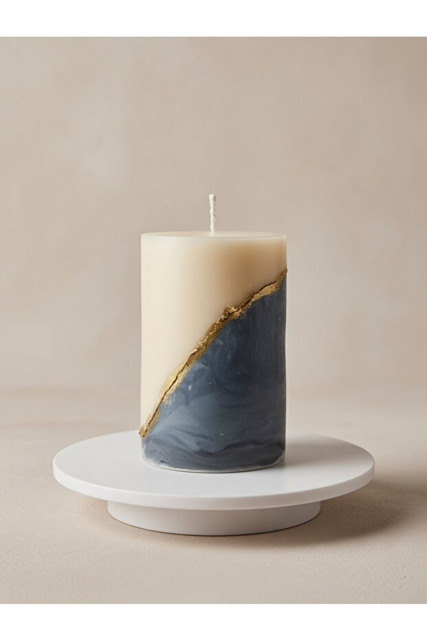 Aesthetic Soy Candle with Hand-Painted Metallic Gold Leaf Accent – Elegant Contemporary Minimalist Sculptural Centerpiece for Modern Home Decor, Luxury Spa, and Chic Housewarming Gifts