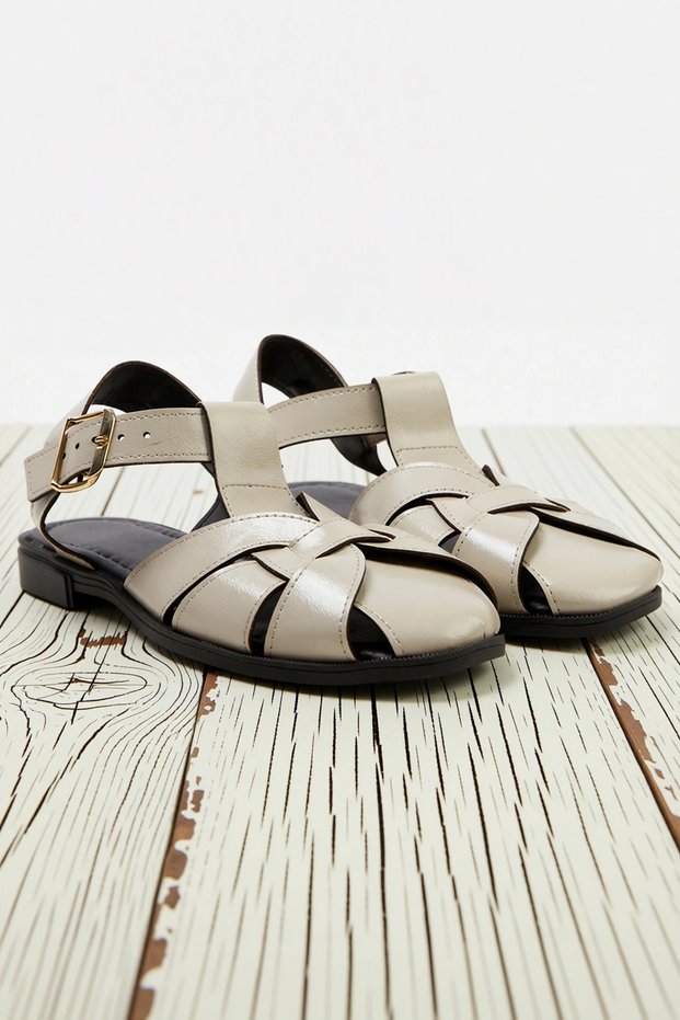 Women's Faux Leather Cage Design Flat Heeled Sandals Laceless Sole Round Toe Comfortable Daily Wear