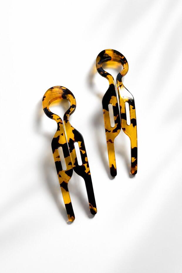 2 Pieces of Luxury Acetate Hair Bun Fixing Hairpins with Turtle Back Pattern