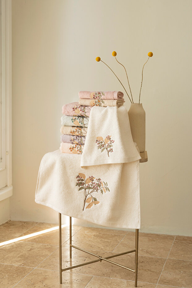 Evoria - 70% Bamboo / 30% Cotton Embroidered Hand Towels - Set of 6 50X90