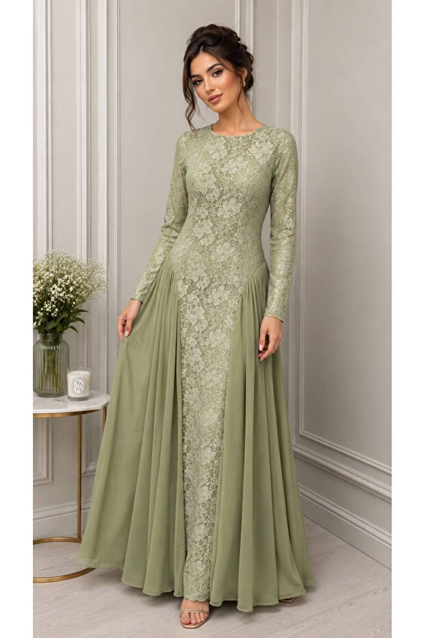 Lace Dress with Pleats