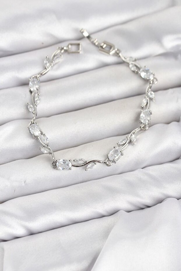 Brass Silver Color Zircon Stone Flower Model Women's Bracelet