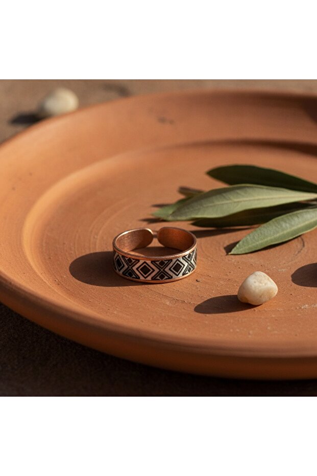 Copper Black and White Diamond Pattern Adjustable Ring