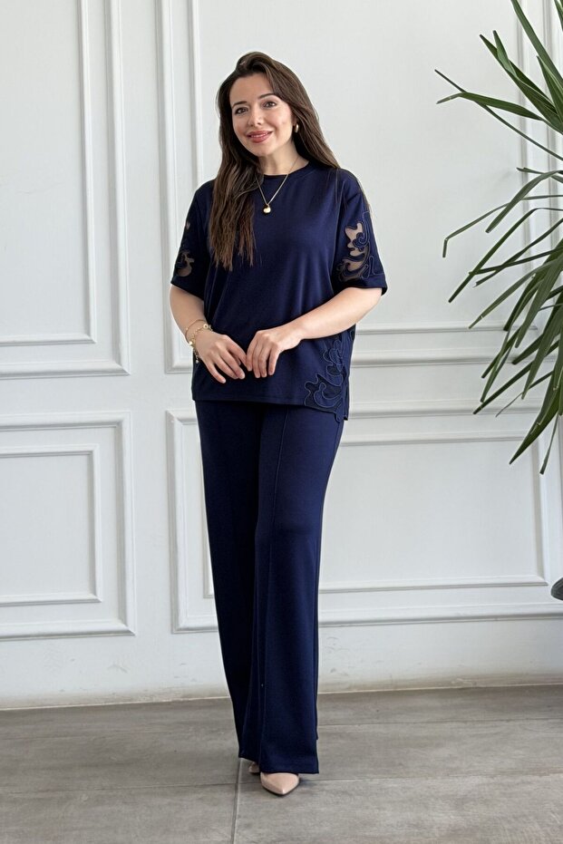 Sweatshirt Set with Embroidery Detail on the Sleeves and Sides