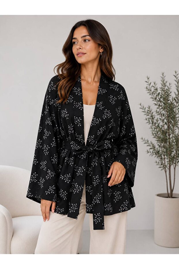 Women's Black Patterned Belted Slim Short Kimono