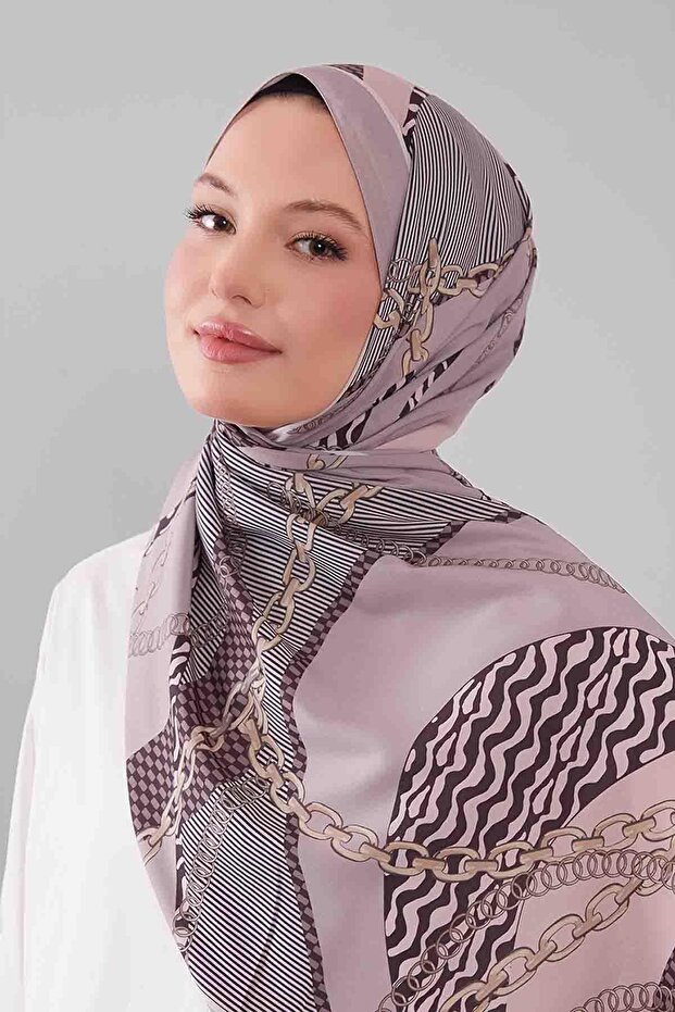 شال موس كريب بنمط سلسلة ذهبية من المنك
