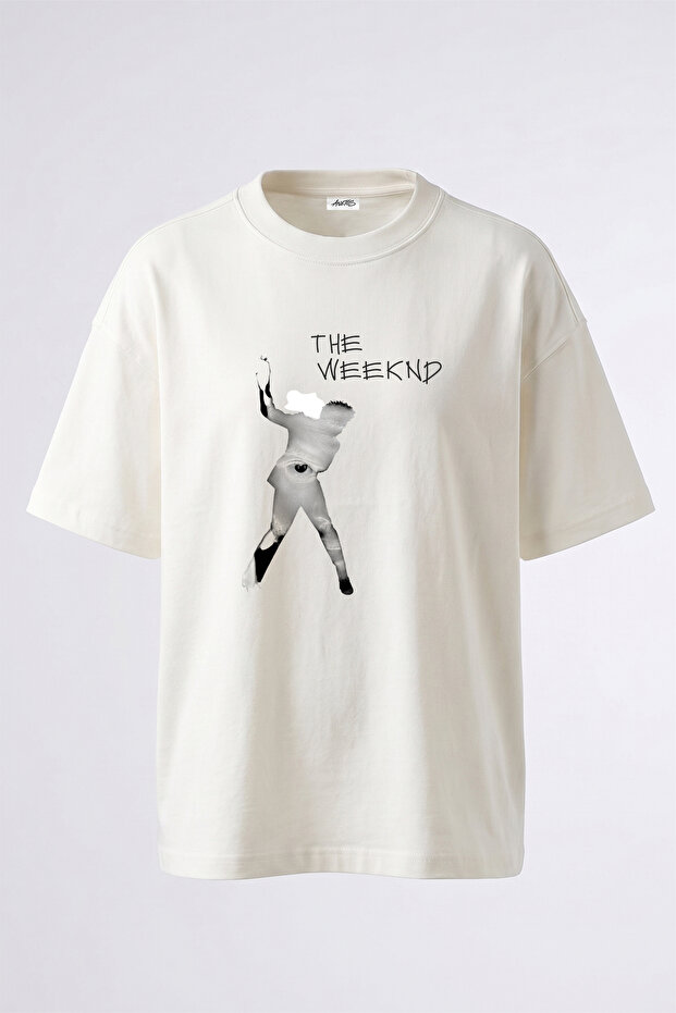 تي شيرت أبيض كبير الحجم مطبوع بتصميم The Weeknd_24