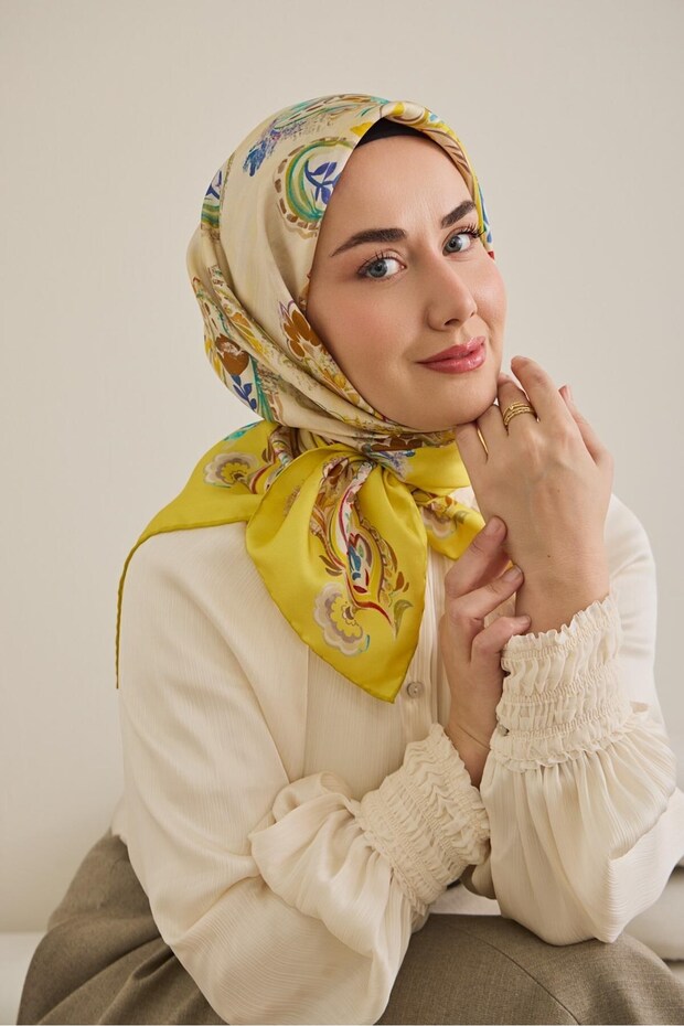 Twill Silk Scarf Shawl Pattern Yellow 90X90