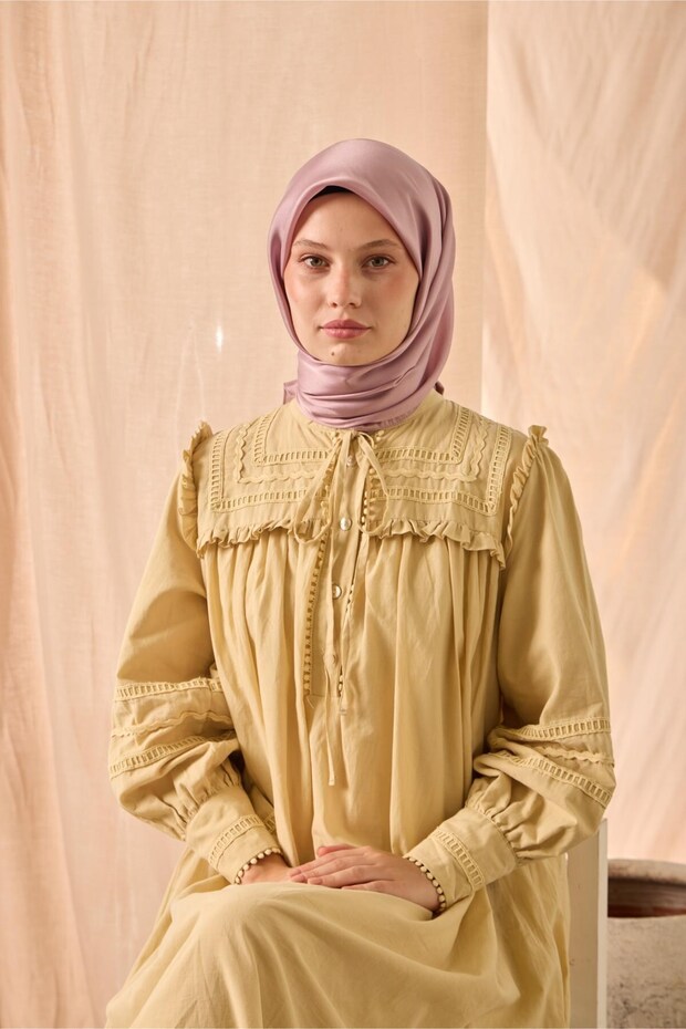 وشاح مسطح لامع 75006-70