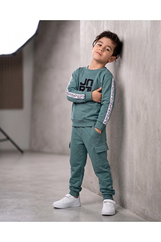 Boy's Seasonal Compact Cotton 2 Thread 6-7-8-9-10 Years Old Top and Bottom Tracksuit Set