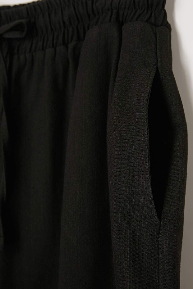 Siyah Dokuma Wide Leg Keten İçerikli Büyük Beden Pantolon TBBSS26AR00001 - 5
