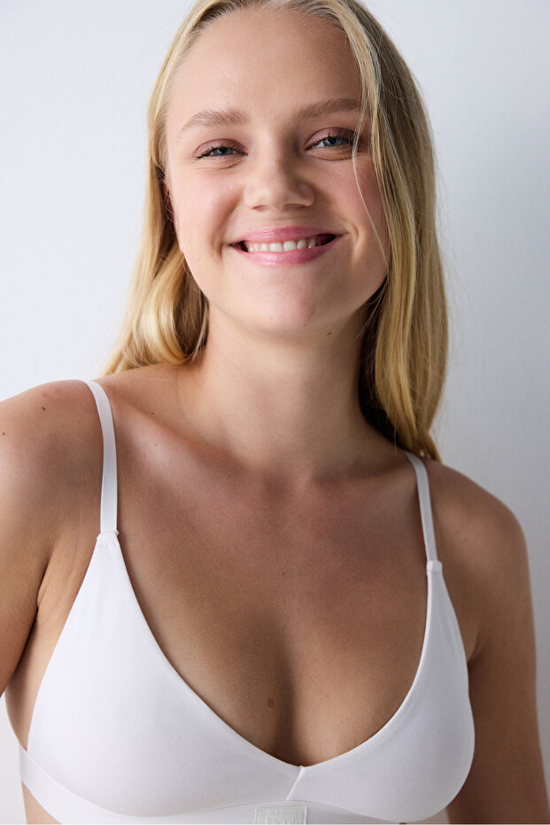 Soft Triangle White Bra - 2