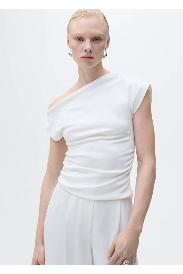 Asymmetrical Blouse Fitting the Body