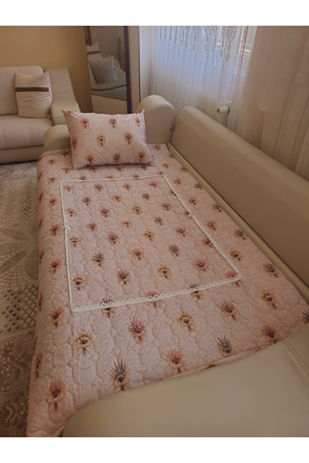 Surprise Pillow & Guest Pike Set with Pink Pattern - 4 Pieces