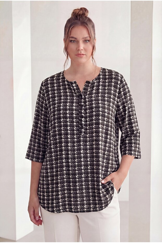 Abstract Patterned Women's Plus Size Blouse Black