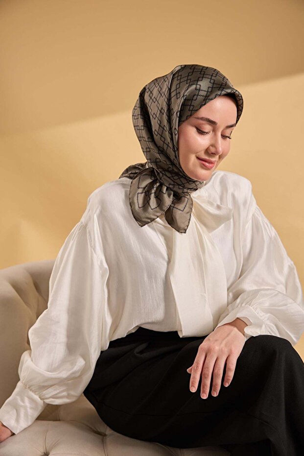وشاح حرير تويلي بسلسلة كاكي