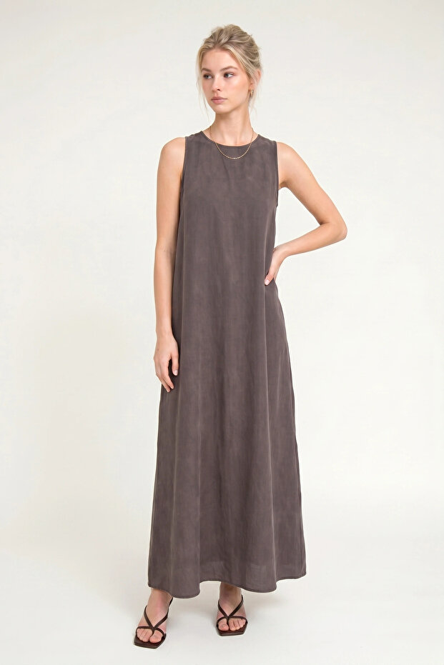 Crew Neck Sleeveless Relaxed Fit Maxi Dress