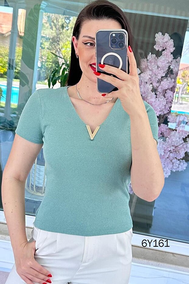 V-Buckle Ribbed Camisole Tshirt 6Y161