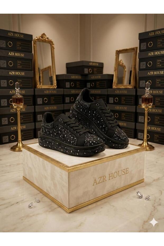 The New Model of Summer Sneakers with a Stylish Look