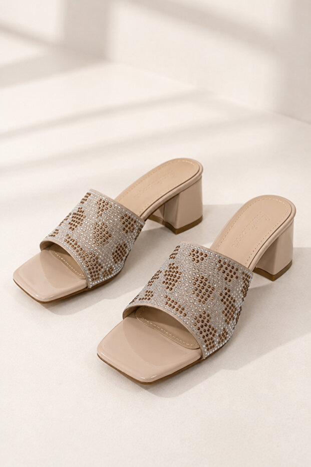 Stary Women's Beige Stone Detailed Square Toe Thick Heeled Slippers